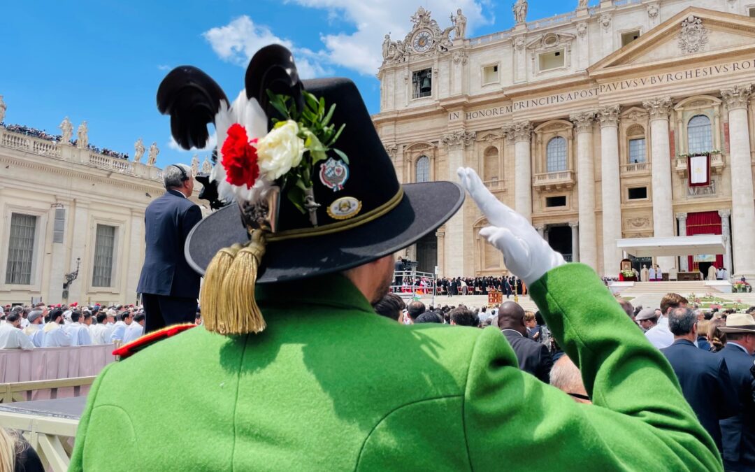 Tiroler Schützen bei Inauguration von Papst Leo XIV.