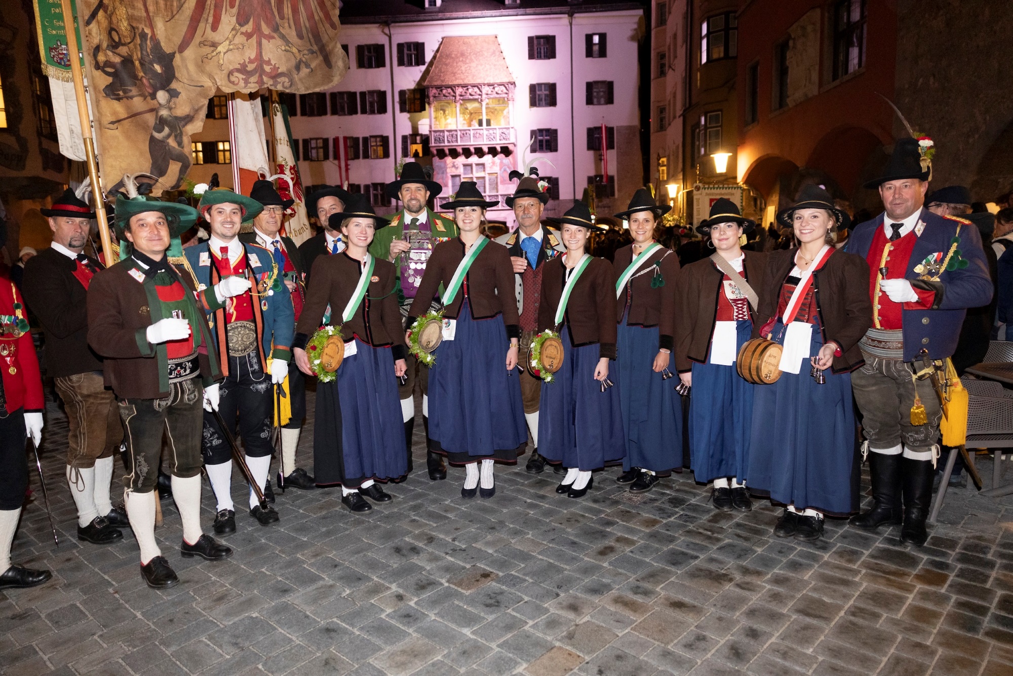 BTSK-Zapfenstreich-2025-Goldenes Dachl_Schnaps-Sedlak