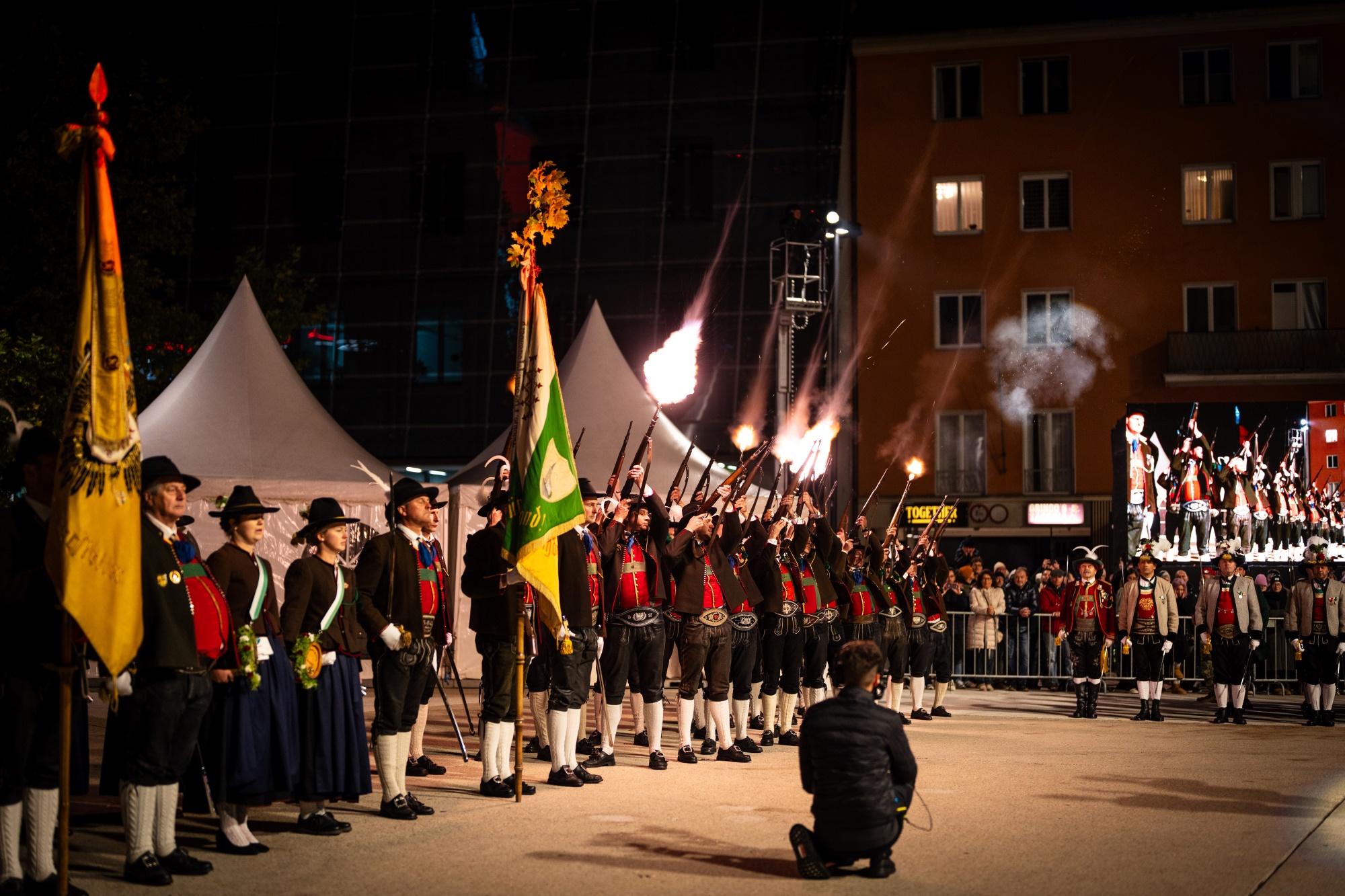 BTSK-Zapfenstreich-2025-Landshausplatz-Salve_FITSCH