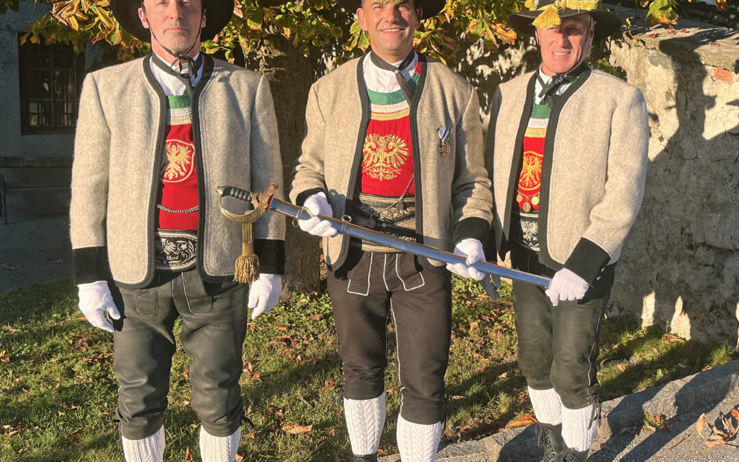 Neuer historischer Kommandantensäbel für den Regimentskommandanten des Zillertaler Schützenregimentes mit seinen 3 Bataillonen und 15 Schützenkompanien